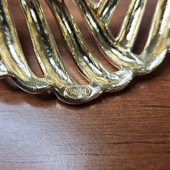 Trifari Red Enamel Gold Tone Collar Necklace - Picture 10 of 11